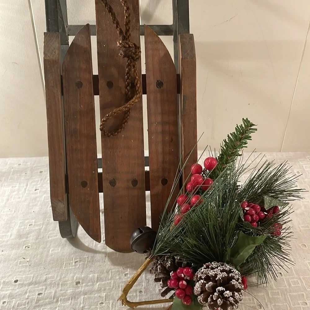 Vintage Wooden Green Painted Metal Quality Sled - Picture 3 of 9